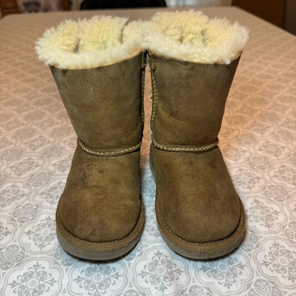 UGG bailey bow
